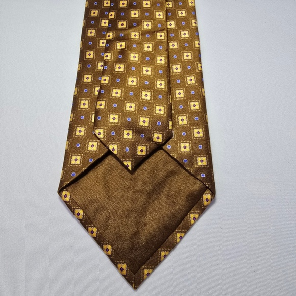 Exquisite BRIONI Mens Silk Necktie: A Timeless Geometric Foulard in Brown, Gold - Picture 5 of 13